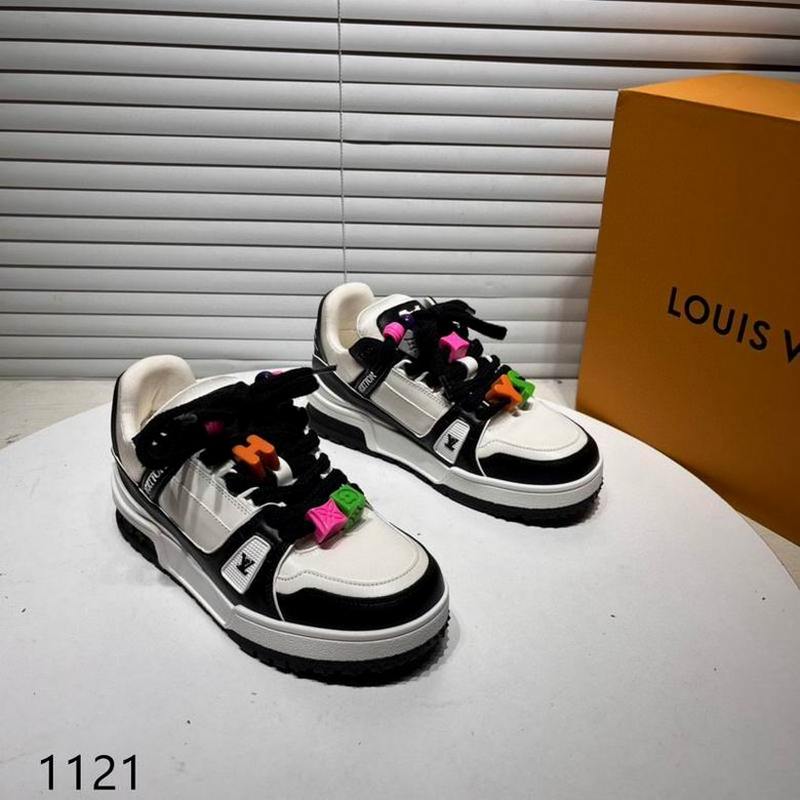 LV Women's Shoes 738